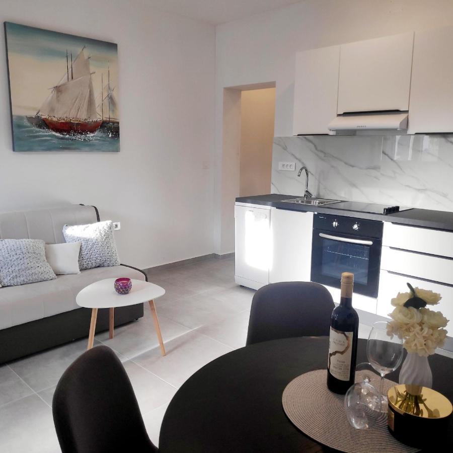 Sea Star Apartments Pjescana Uvala Kültér fotó