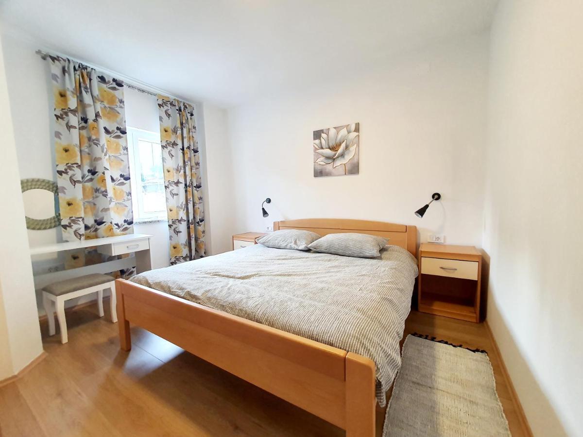 Sea Star Apartments Pjescana Uvala Kültér fotó