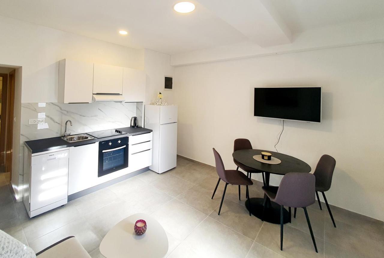 Sea Star Apartments Pjescana Uvala Kültér fotó